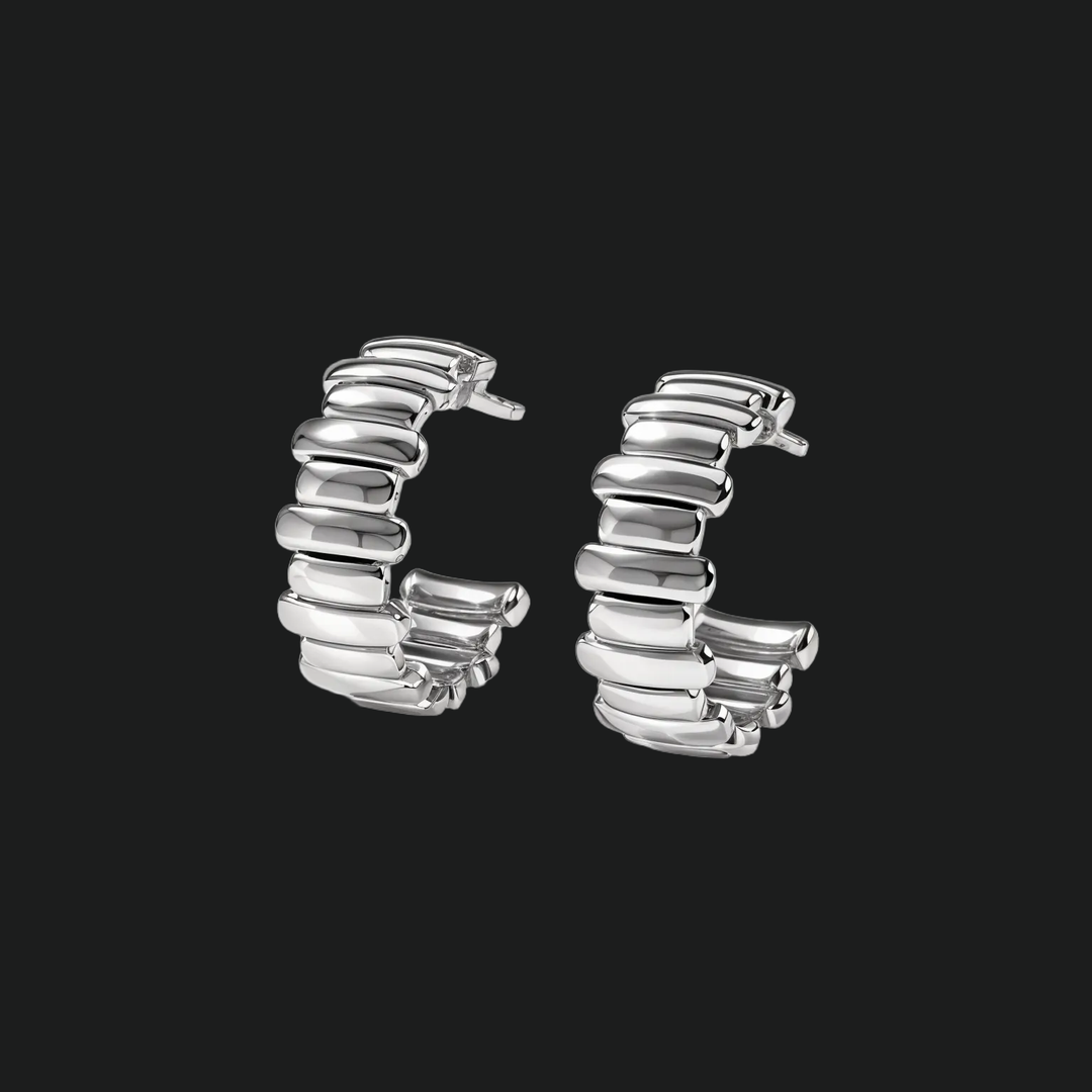 Naušnice s geometrijskim dijamantnim blokovima