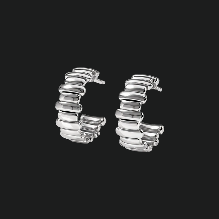 Naušnice s geometrijskim dijamantnim blokovima