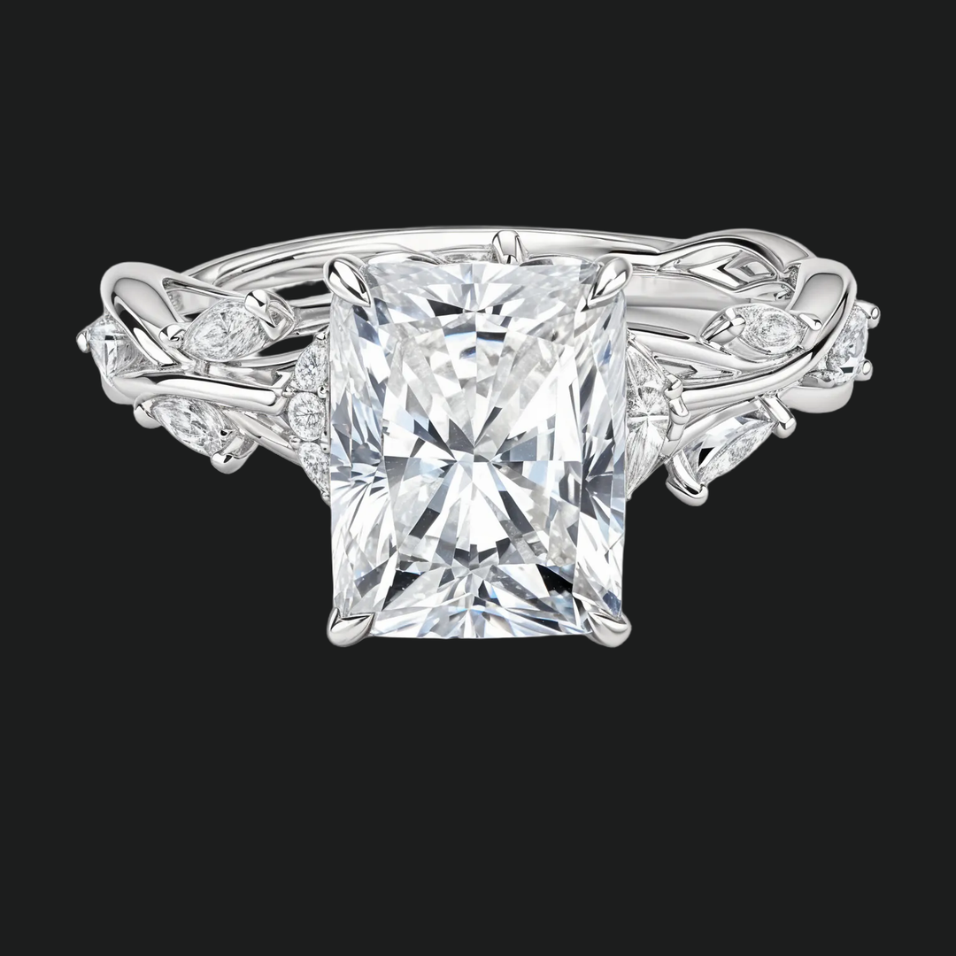 Šaptanje vinove loze Radiant Cut Engagement Ring s dijamantnim naglascima