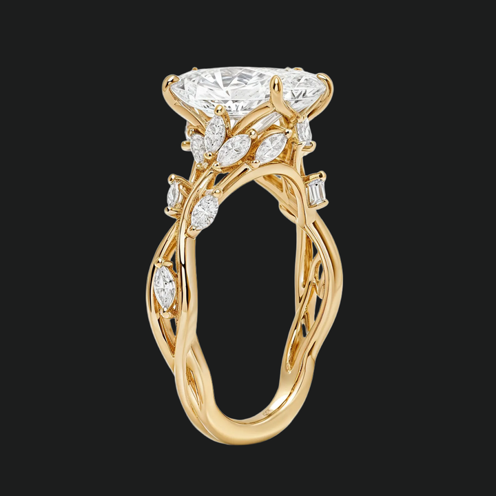 Šaptanje vinove loze Radiant Cut Engagement Ring s dijamantnim naglascima