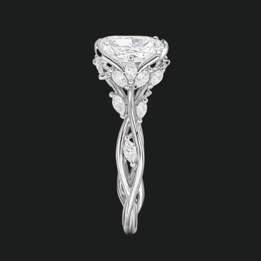 Šaptanje vinove loze Radiant Cut Engagement Ring s dijamantnim naglascima