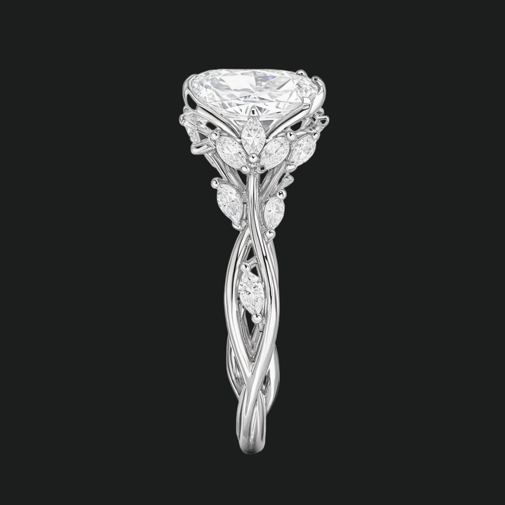 Šaptanje vinove loze Radiant Cut Engagement Ring s dijamantnim naglascima