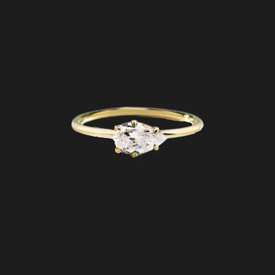 Pear 18K Yellow Gold Engagement Ring East West