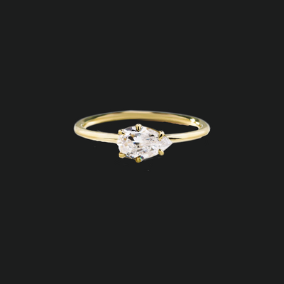 Pear 18K Yellow Gold Engagement Ring East West