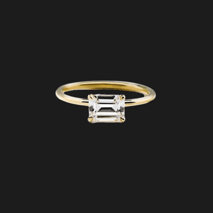 Oval Diamond Solitaire Ring 18K Yellow Gold Emerald