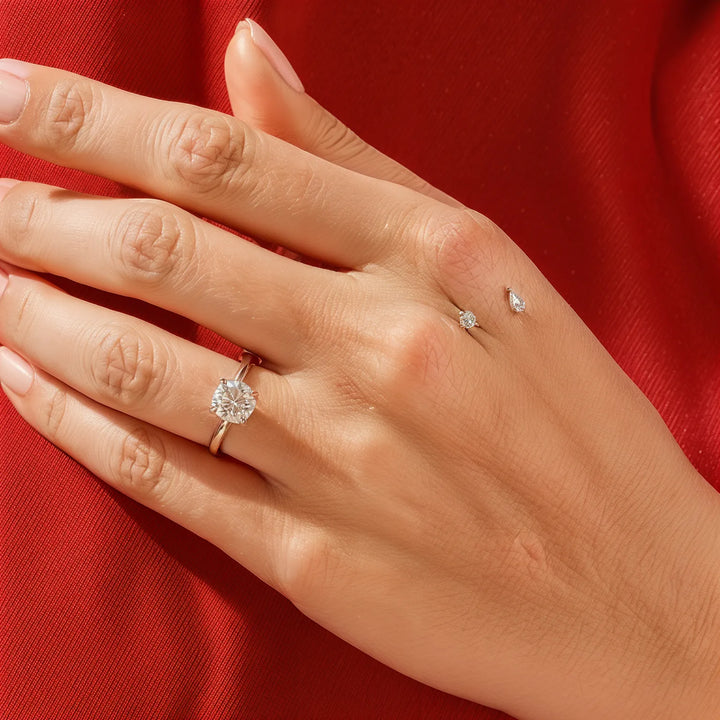 Round Cut Solitaire met Pavé Chevron Bridal Set