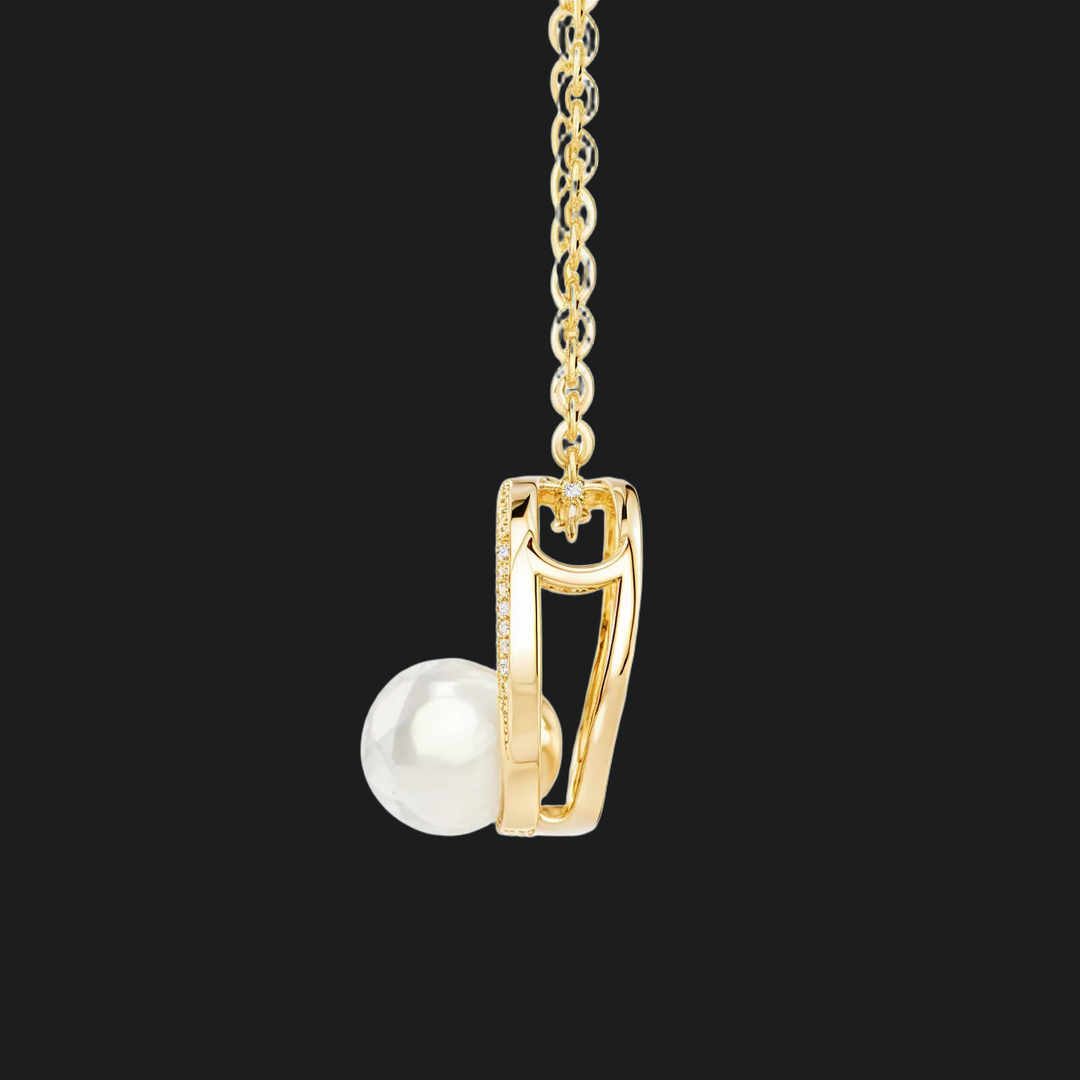 Circle Diamond and Pearl Pendant Necklace