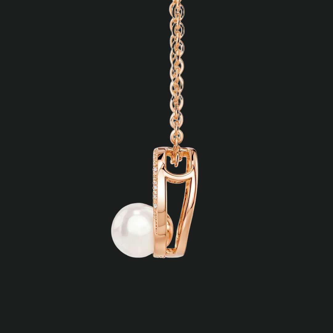 Circle Diamond and Pearl Pendant Necklace