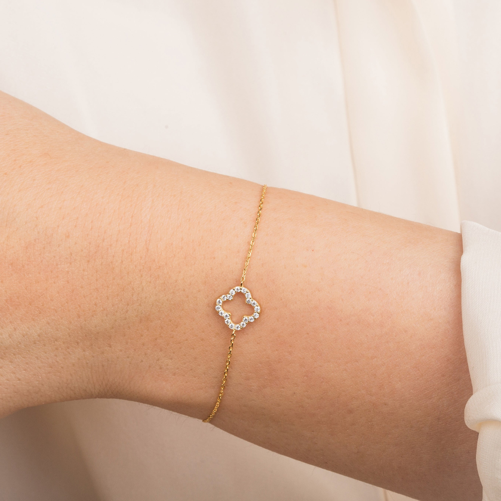 Round Diamond Clover Tennis Bracelet