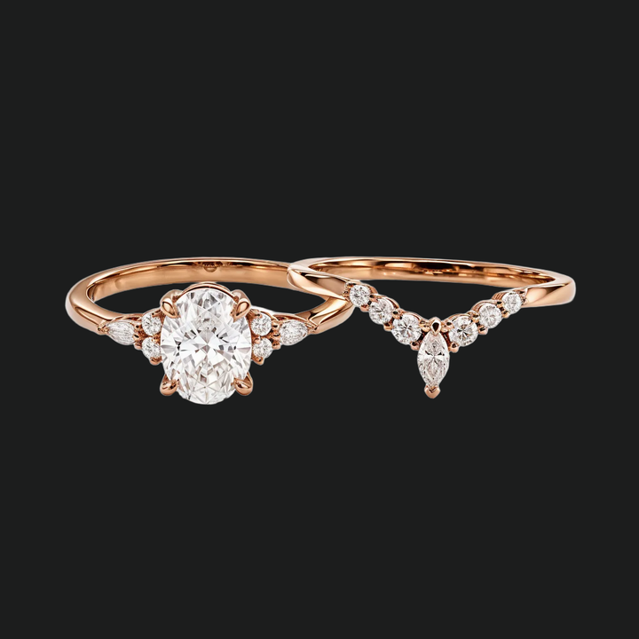 Oval Cut Diamond Accent Cluster Brautset