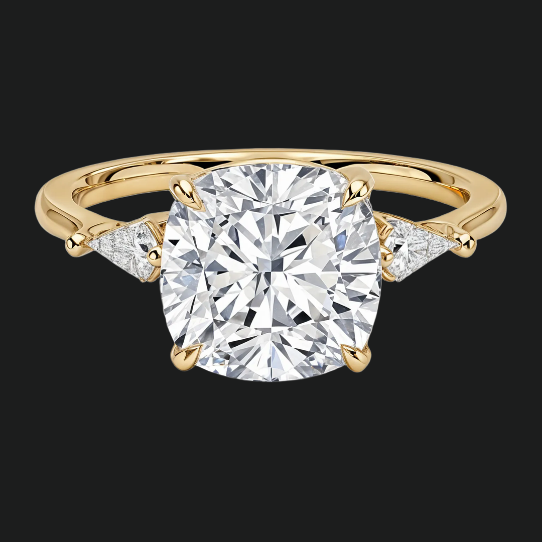 Cometa Cushion Cut Three Stone Diamond Accenten verlovingsring in 9kt witgoud