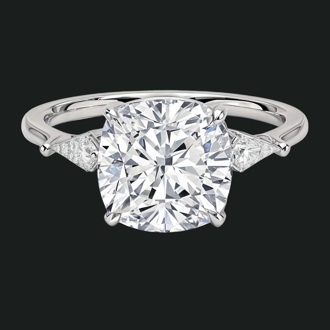 Cometa Cushion Cut Three Stone Diamond Accenten verlovingsring