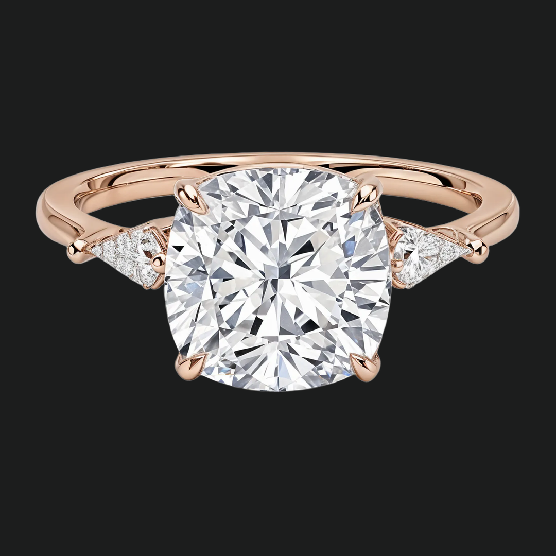 Cometa Cushion Cut Three Stone Diamond Accenten verlovingsring