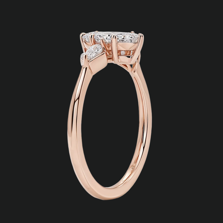 Anello di fidanzamento in pietra Marquise e Kite