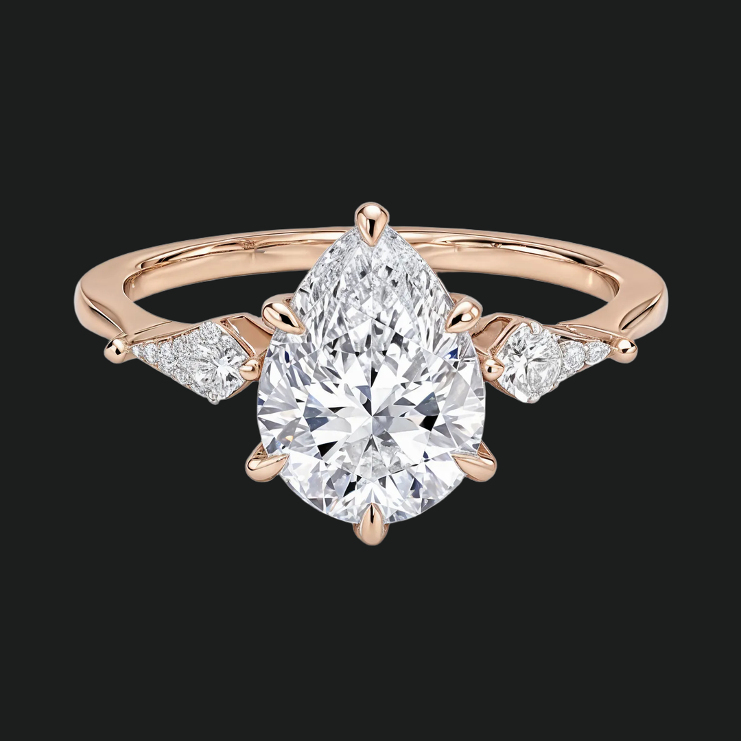 Coupe de fiançailles en pierre coupée à poire avec des accents de diamant