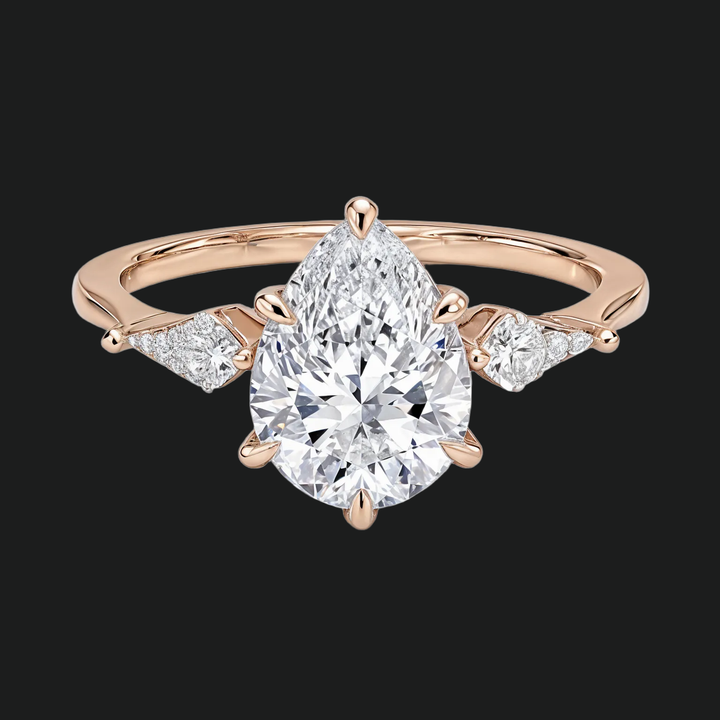 Coupe de fiançailles en pierre coupée à poire avec des accents de diamant