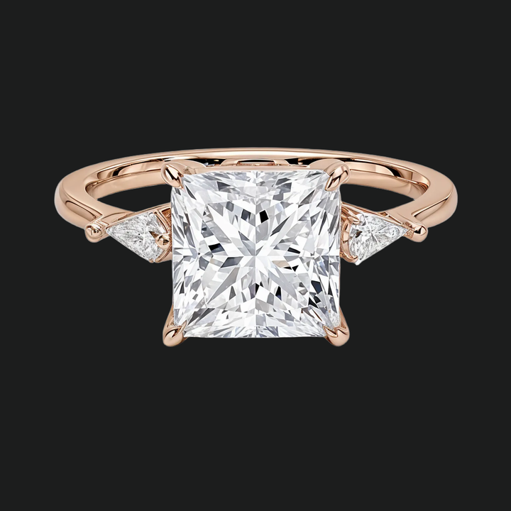 Cometa Princess Cut Three Stone verlovingsring met diamantaccenten