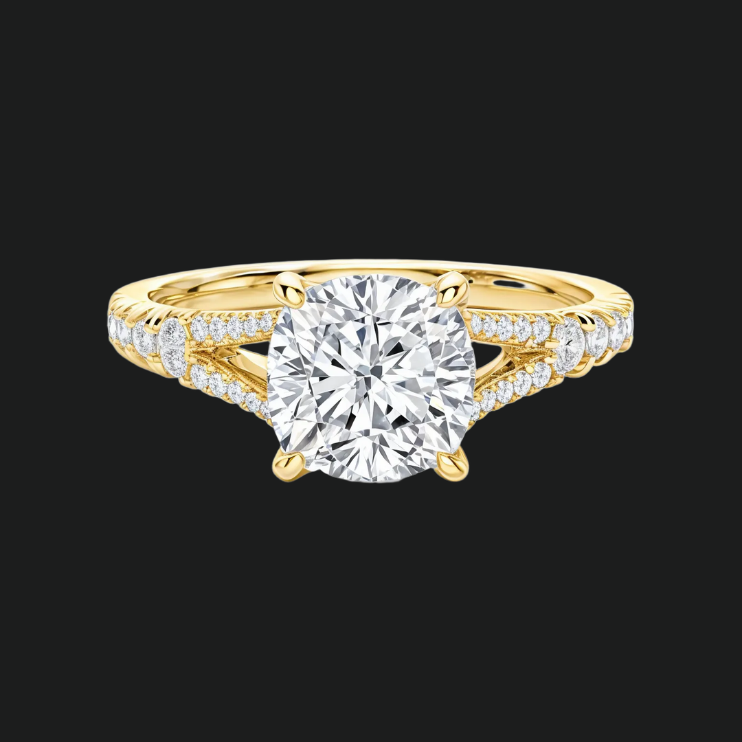 Split -Shank -Verlobungsring mit Kissen geschnitten mit Diamantakzenten