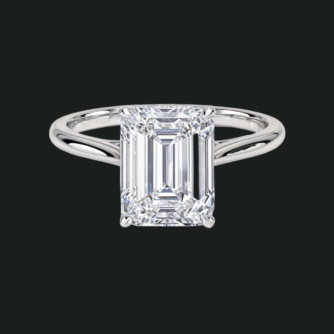 Emerald gesneden verborgen halo -verlovingsring met diamantaccenten