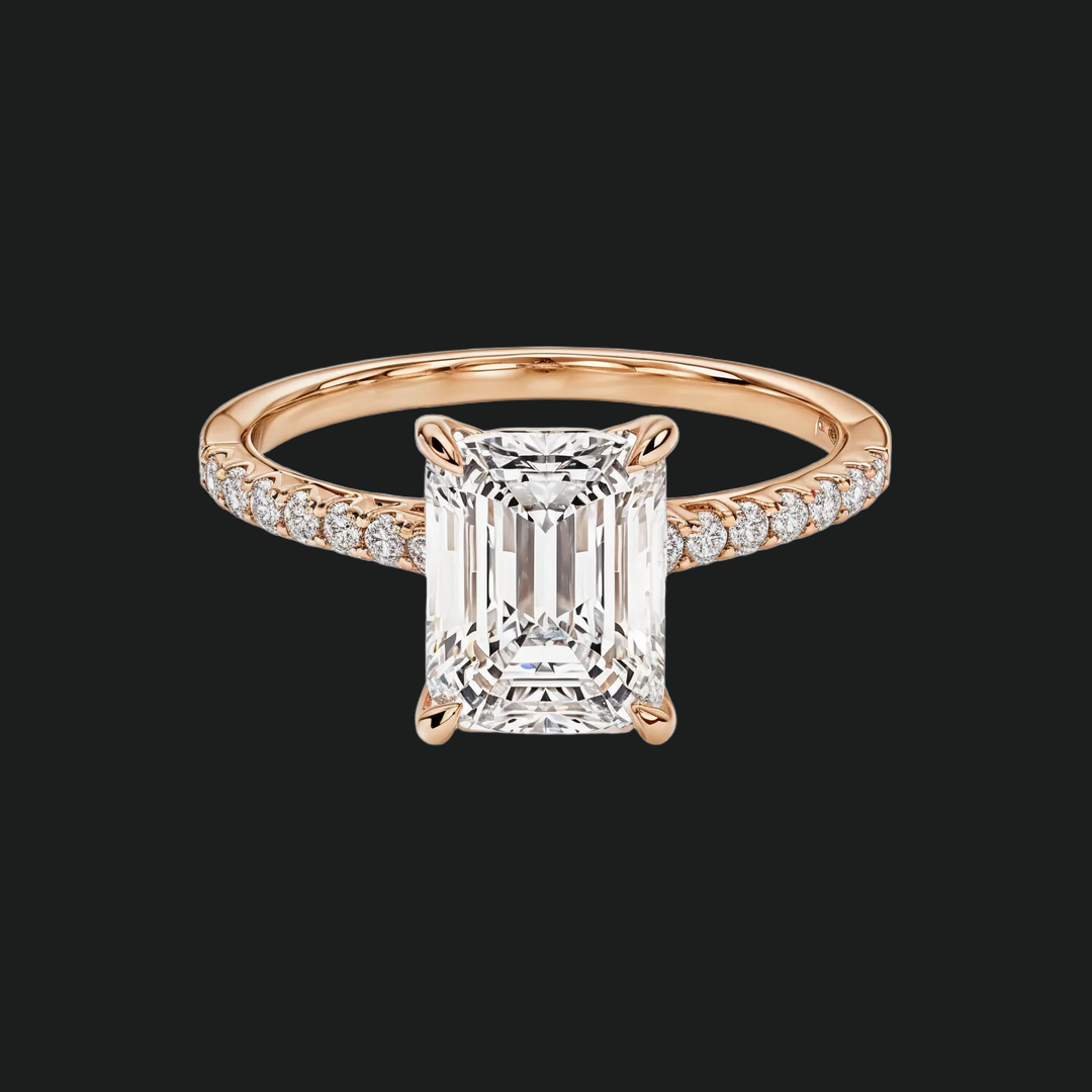 Emerald gesneden verlovingsring met Pavé Diamond Accenten