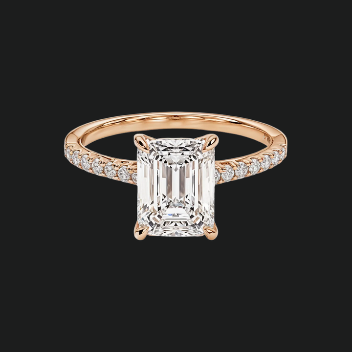 Emerald gesneden verlovingsring met Pavé Diamond Accenten