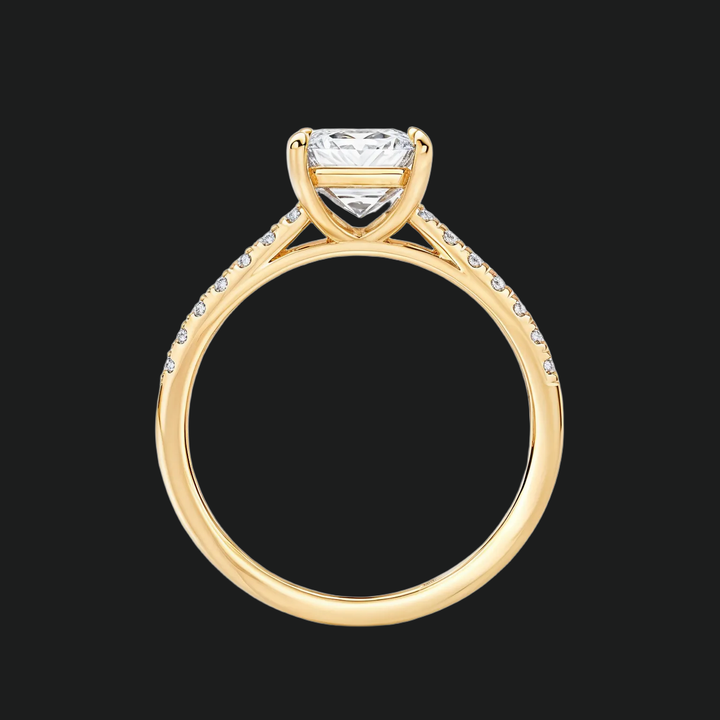 Emerald gesneden verlovingsring met Pavé Diamond Accenten