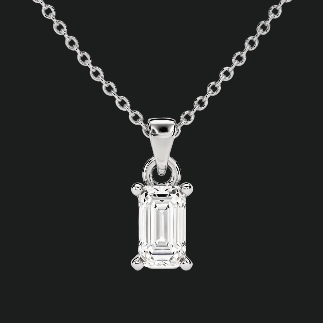 Emerald Cut Diamond Solitaire Anhängerkette