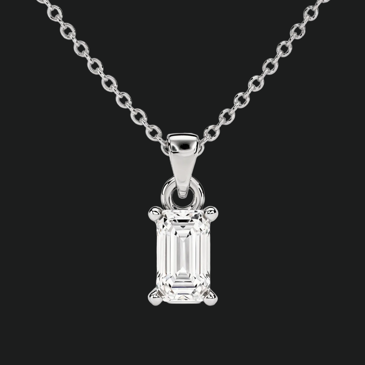 Emerald Cut Diamond Solitaire Anhängerkette