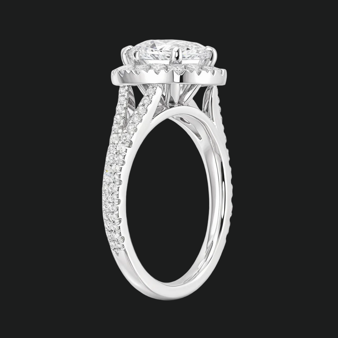 Kussen gesneden halo split schacht verlovingsring met diamantaccenten