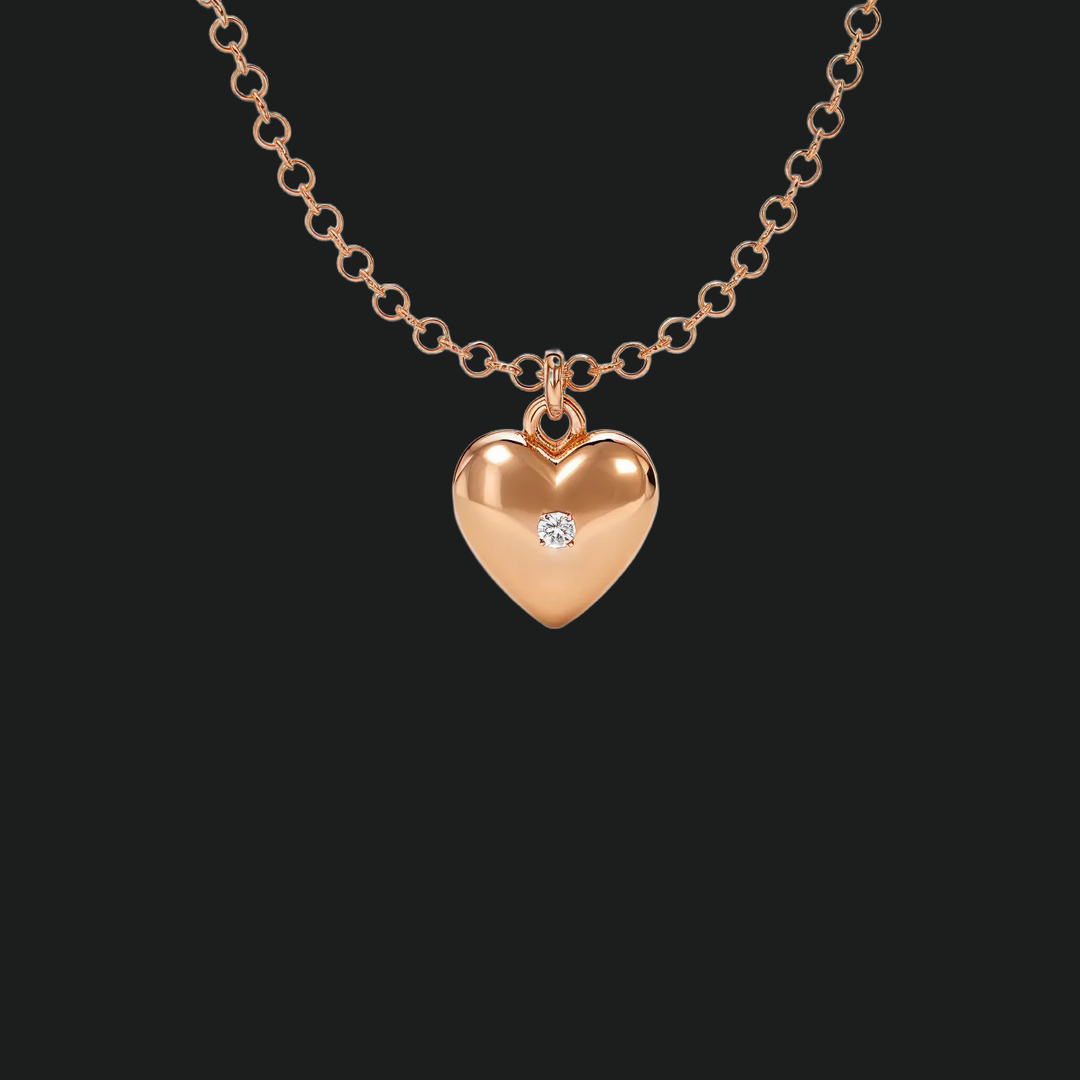 Collana a ciondolo a cuore con diamante rotondo