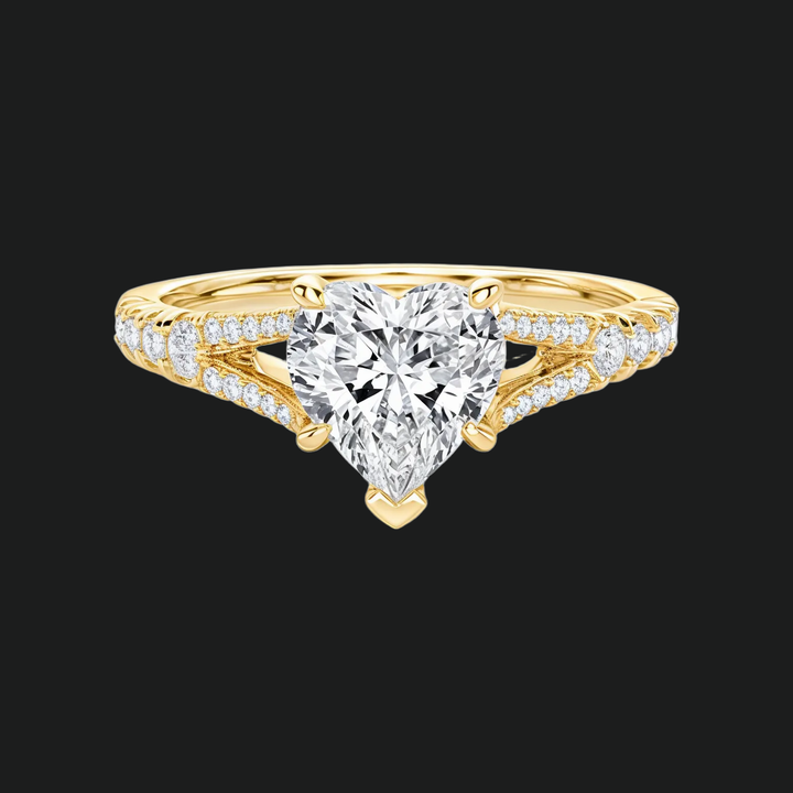 Split Shank Heart Diamond Akzente Verlobungsring in 9kt Weißgold