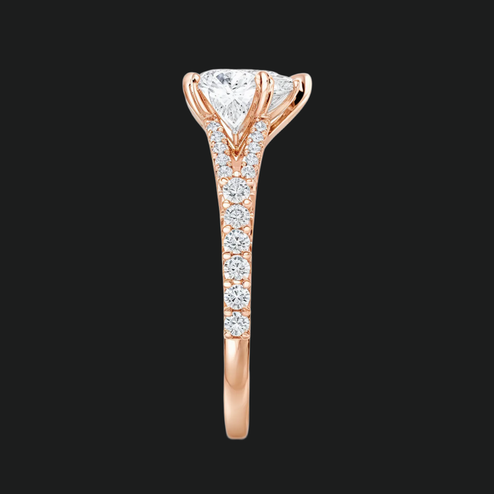 Split Shank Heart Diamond Akzente Verlobungsring