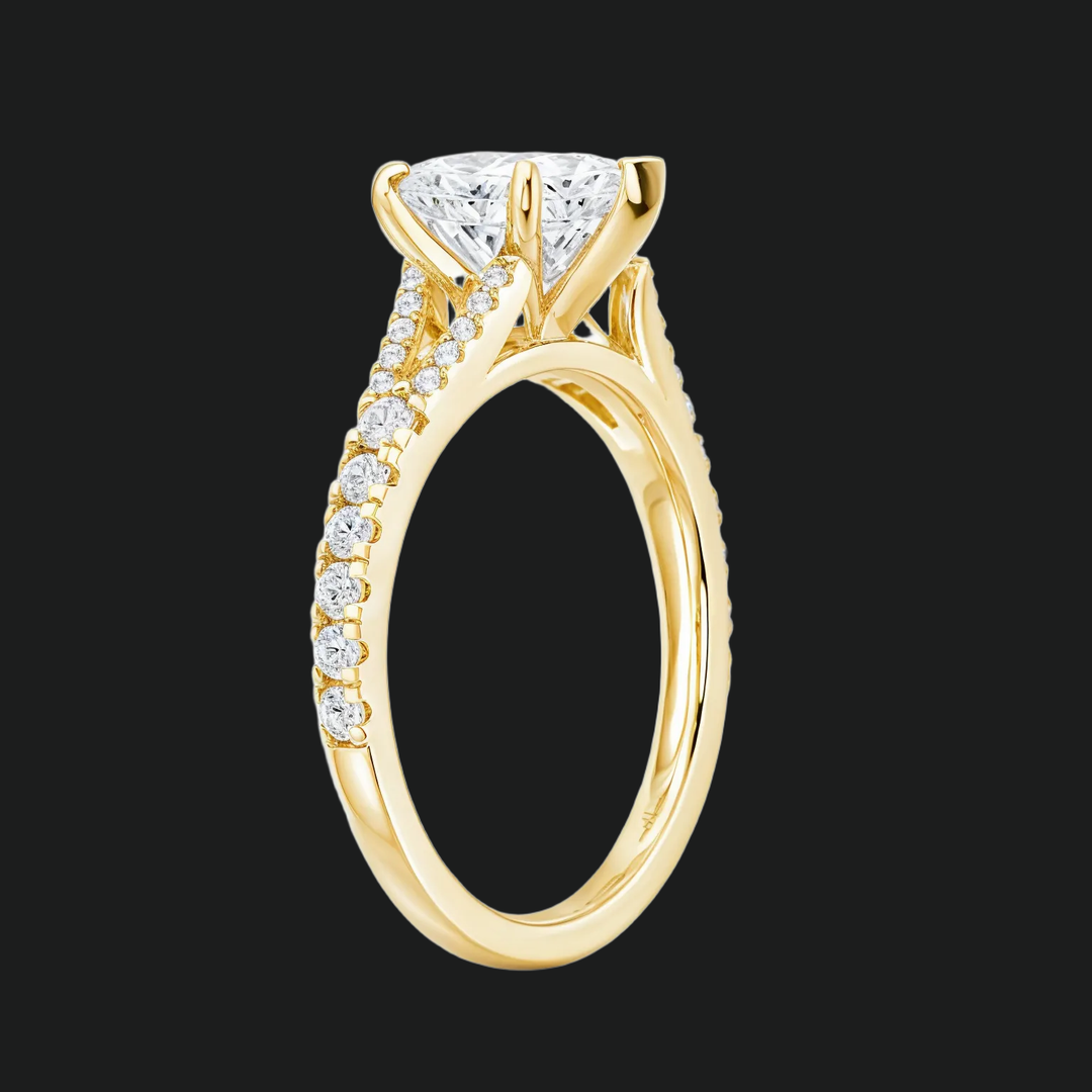 Split Shank Heart Diamond Akzente Verlobungsring