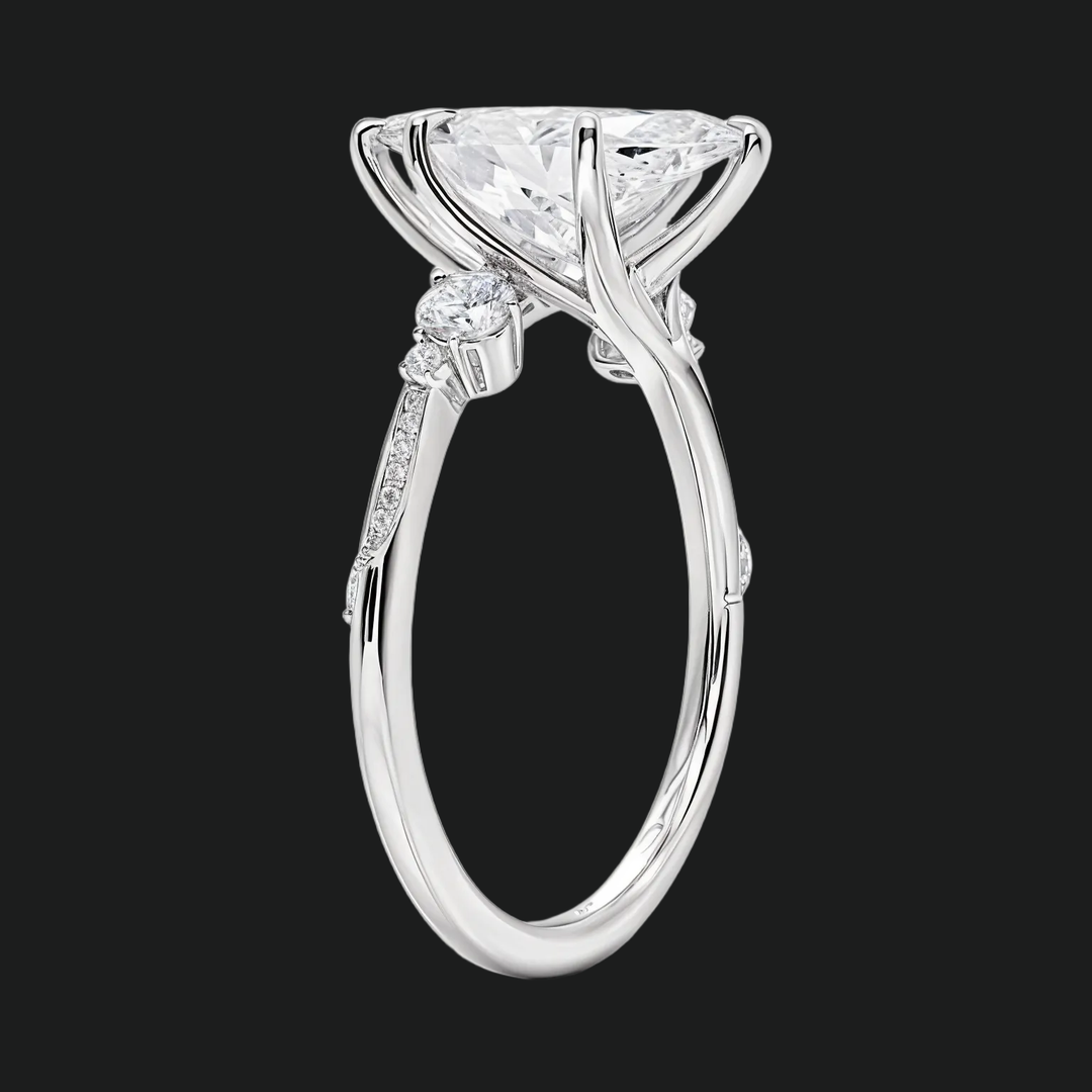 Marquise Cut Floral Diamond Accenten verlovingsring