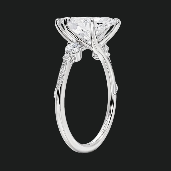 Marquise Cut Floral Diamond Accenten verlovingsring