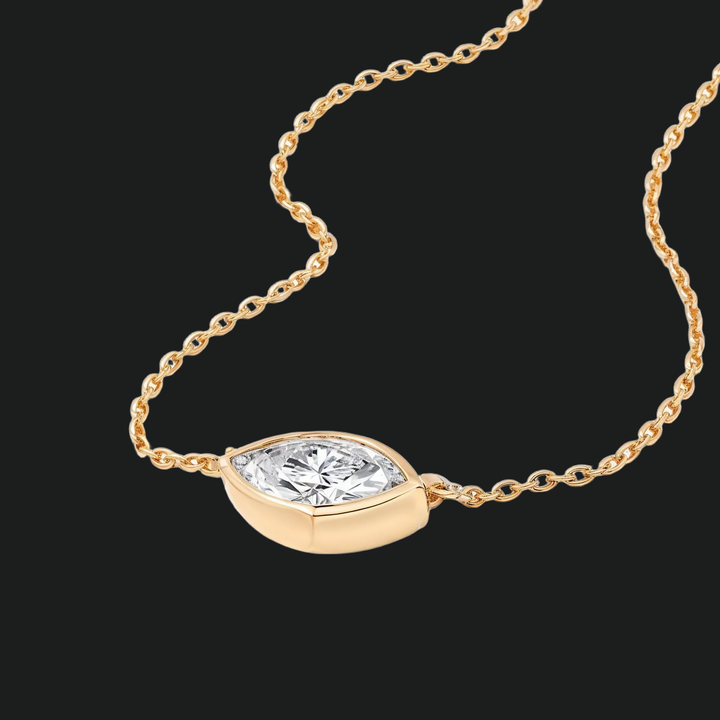 Marquise Cut Diamond Solitaire Anhängerkette