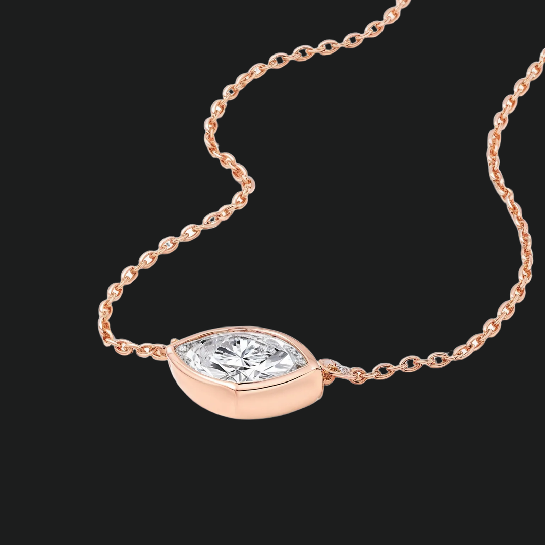 Marquise Cut Diamond Solitaire Anhängerkette