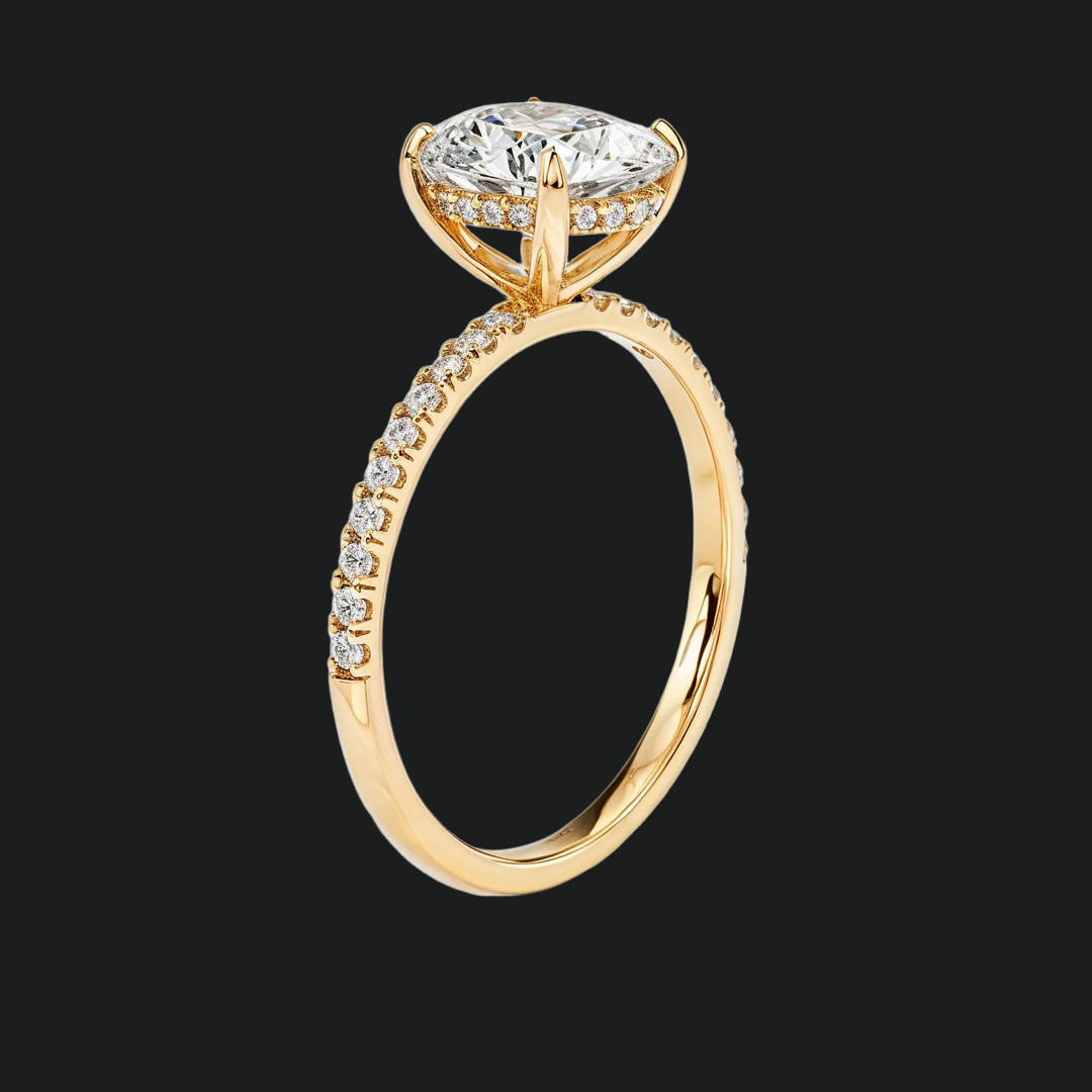Ovaal gesneden diamant accenten verlovingsring met verborgen halo en pavé -band