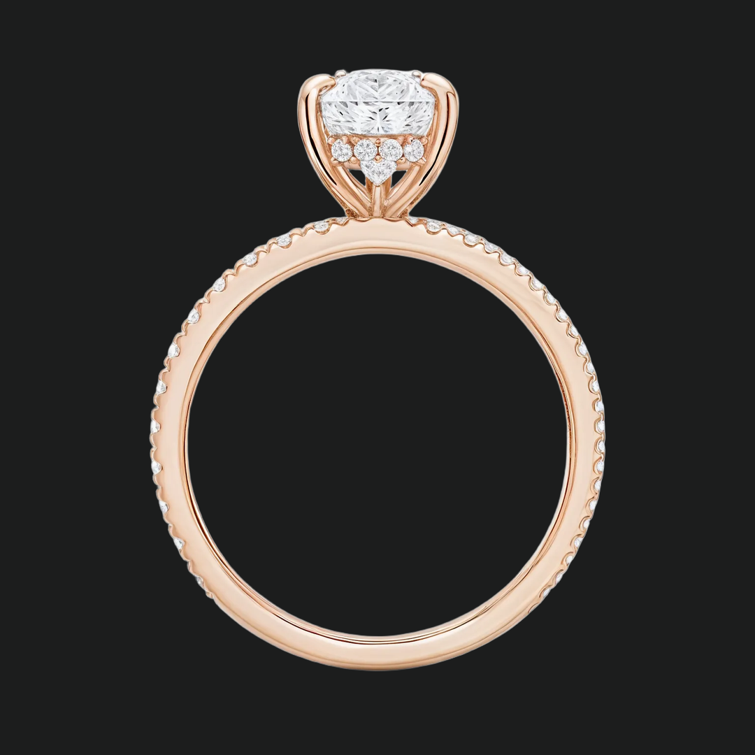 Peer gesneden verborgen halo -verlovingsring met diamantaccenten