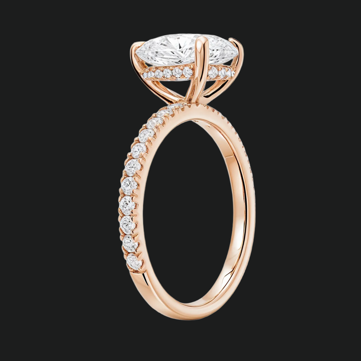 Peer gesneden verborgen halo -verlovingsring met diamantaccenten