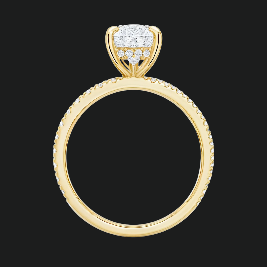 Peer gesneden verborgen halo -verlovingsring met diamantaccenten