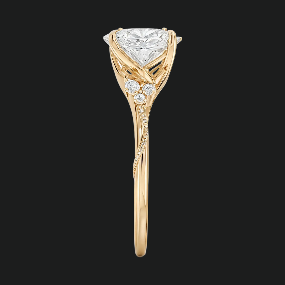 Ovale bloemenbetrokkenheidsring met diamantaccenten