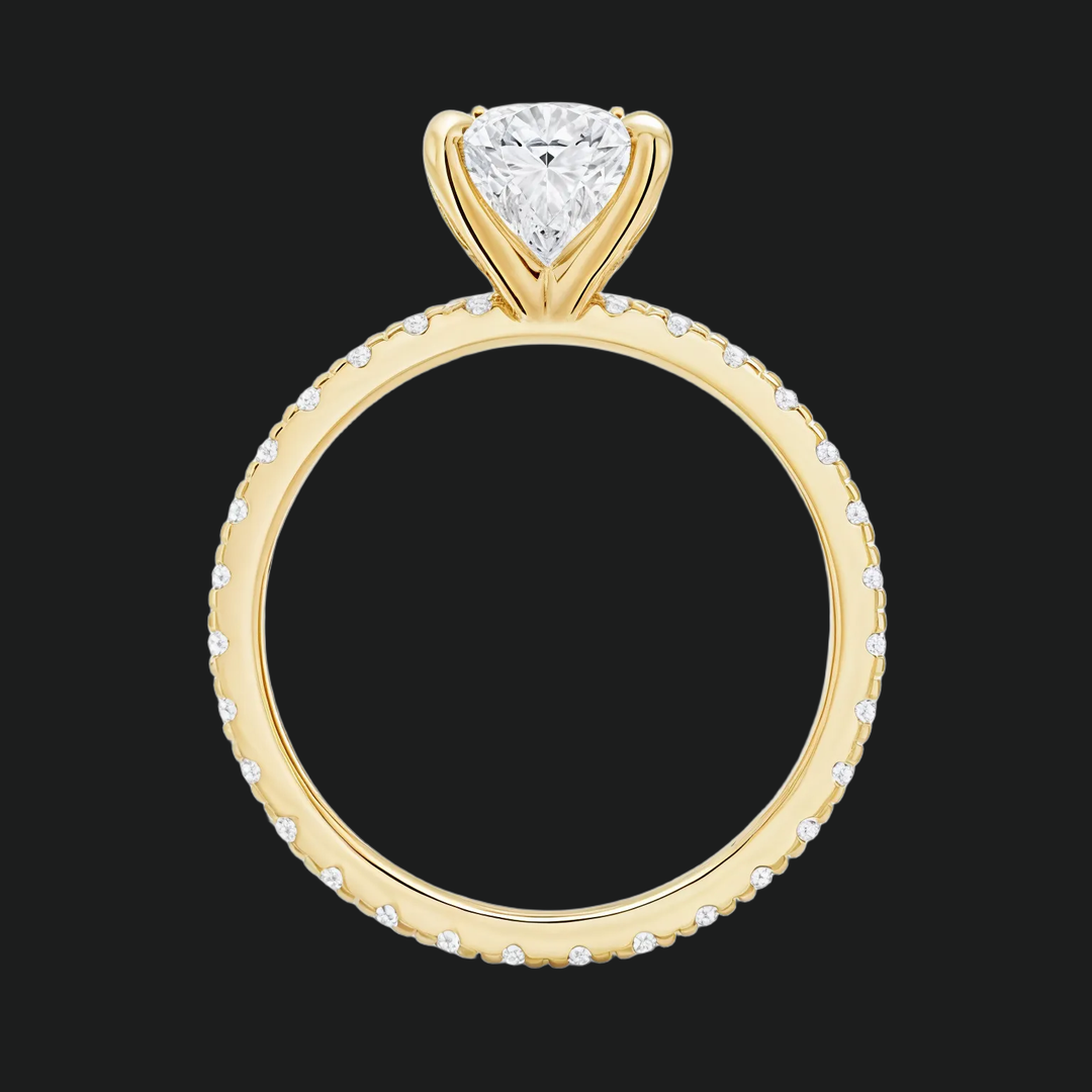 Anello di fidanzamento ovale con eternità pavé