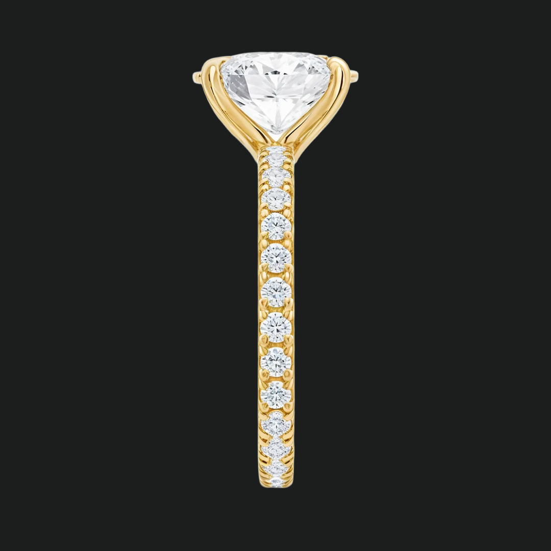 Anello di fidanzamento ovale con eternità pavé