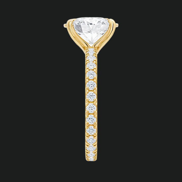 Anello di fidanzamento ovale con eternità pavé