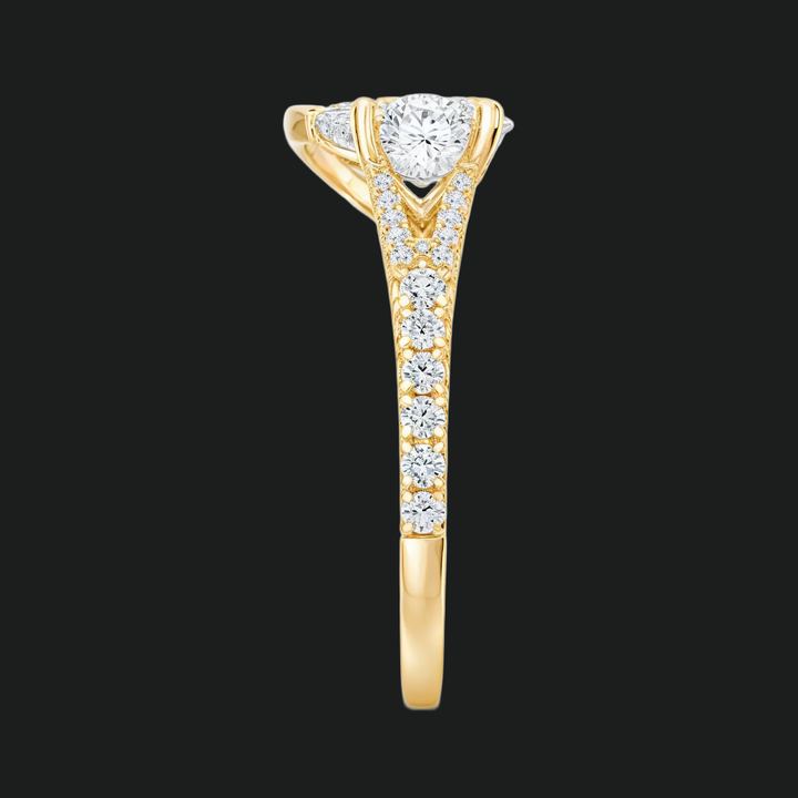 Anello di fidanzamento a forma di pera a forma di pera con accenti di diamante