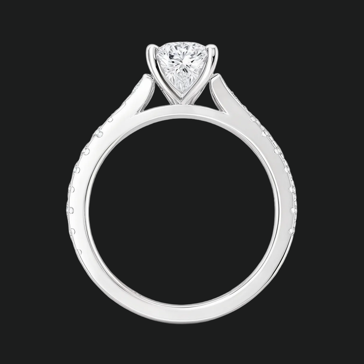 Anello di fidanzamento a forma di pera a forma di pera con accenti di diamante