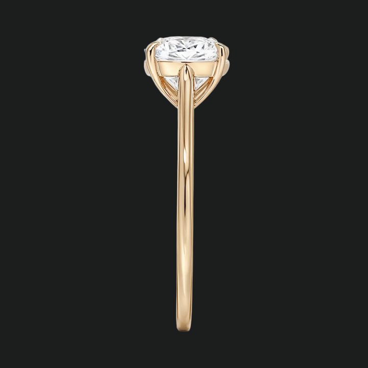 Petite kussen gesneden solitaire verlovingsring