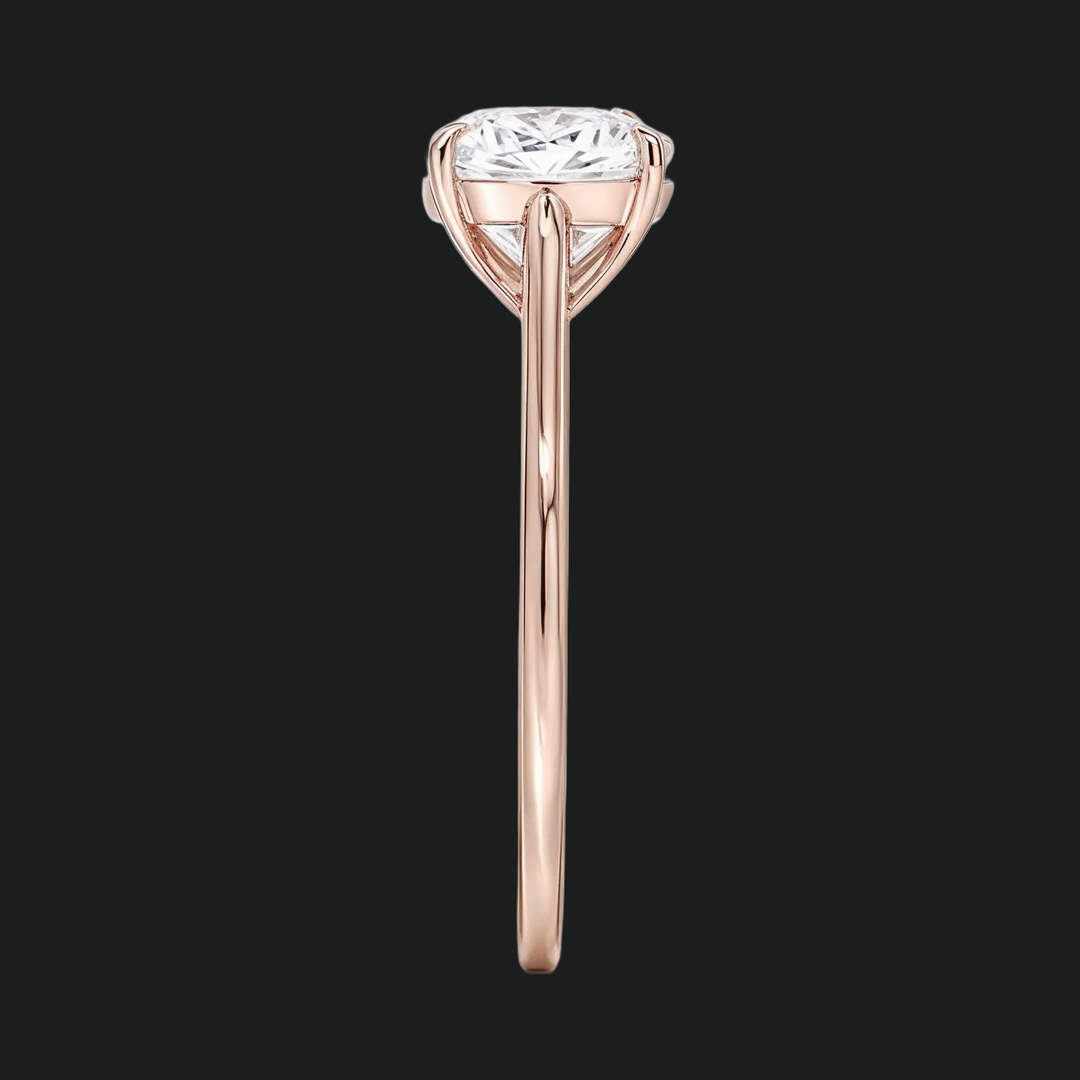 Petite kussen gesneden solitaire verlovingsring