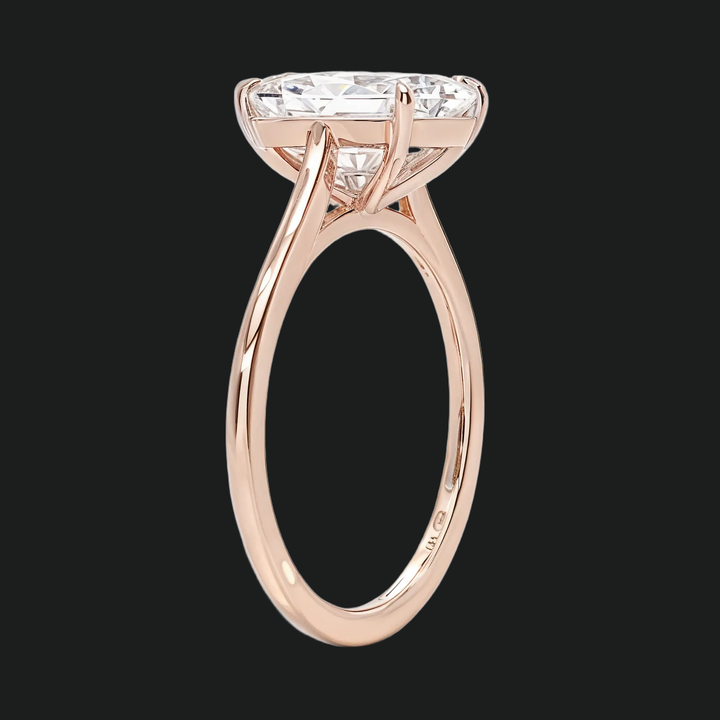 Petite Emerald Cut Solitaire verlovingsring